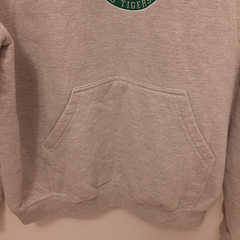 HAWKINS.HICH SCHOOLUNISEX SWEATER. SZ. L.G. COLOR.L GRAY.